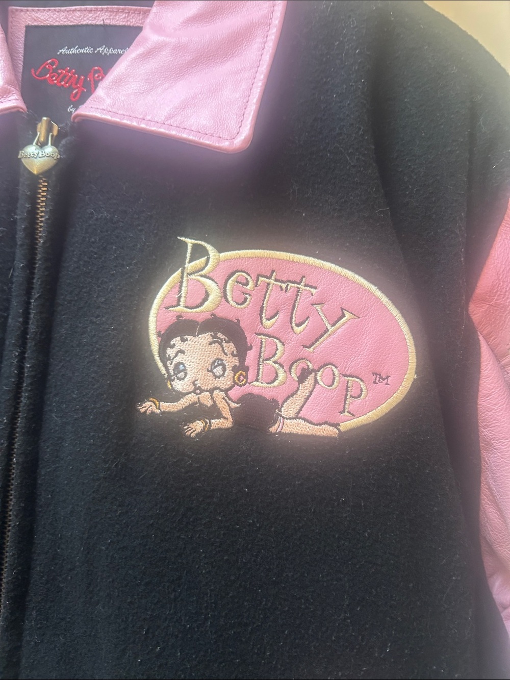 Vintage 2004 Rare Betty Boop Black and Pink Cartoon Panel Bomber Jacket - Picture 2 of 7